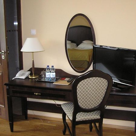 Hotel Zamek Krolewski W Rydzynie Рыдзына Экстерьер фото