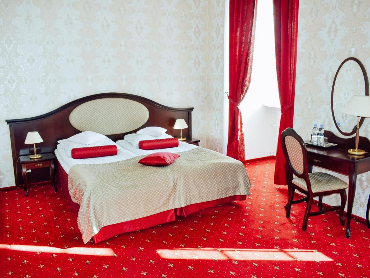 Hotel Zamek Krolewski W Rydzynie Рыдзына Экстерьер фото