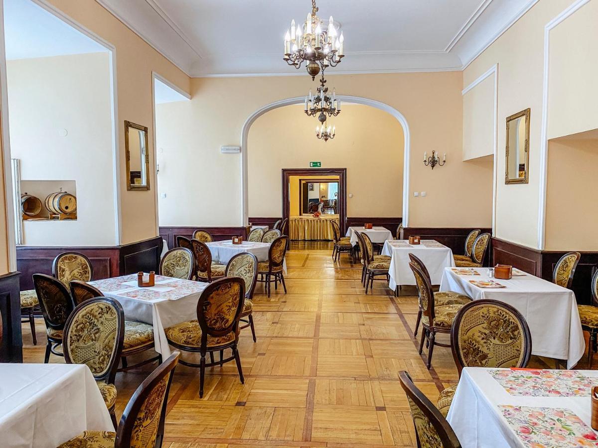 Hotel Zamek Krolewski W Rydzynie Рыдзына Экстерьер фото